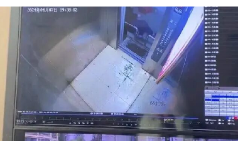 電梯口加裝硬隔離，業主被絆倒致十級傷殘！起訴物業賠償28萬